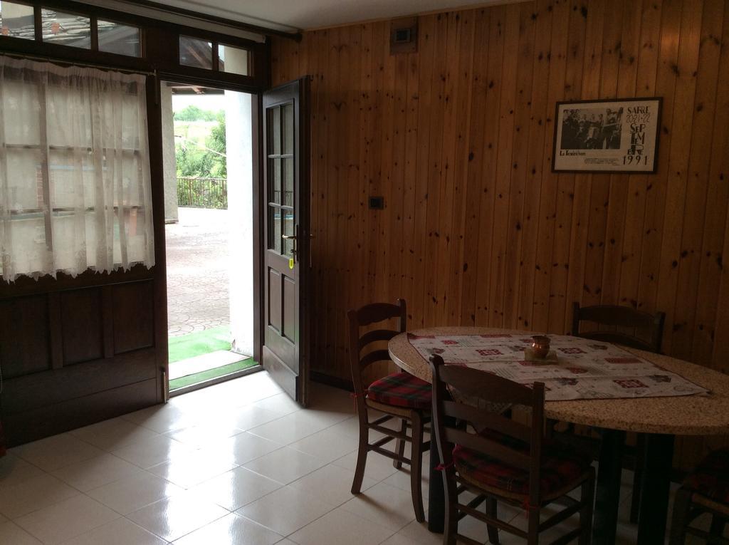 B&B La Vieille Meison De Pappa Sarre Room photo