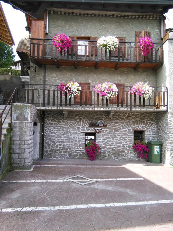B&B La Vieille Meison De Pappa Sarre Exterior photo