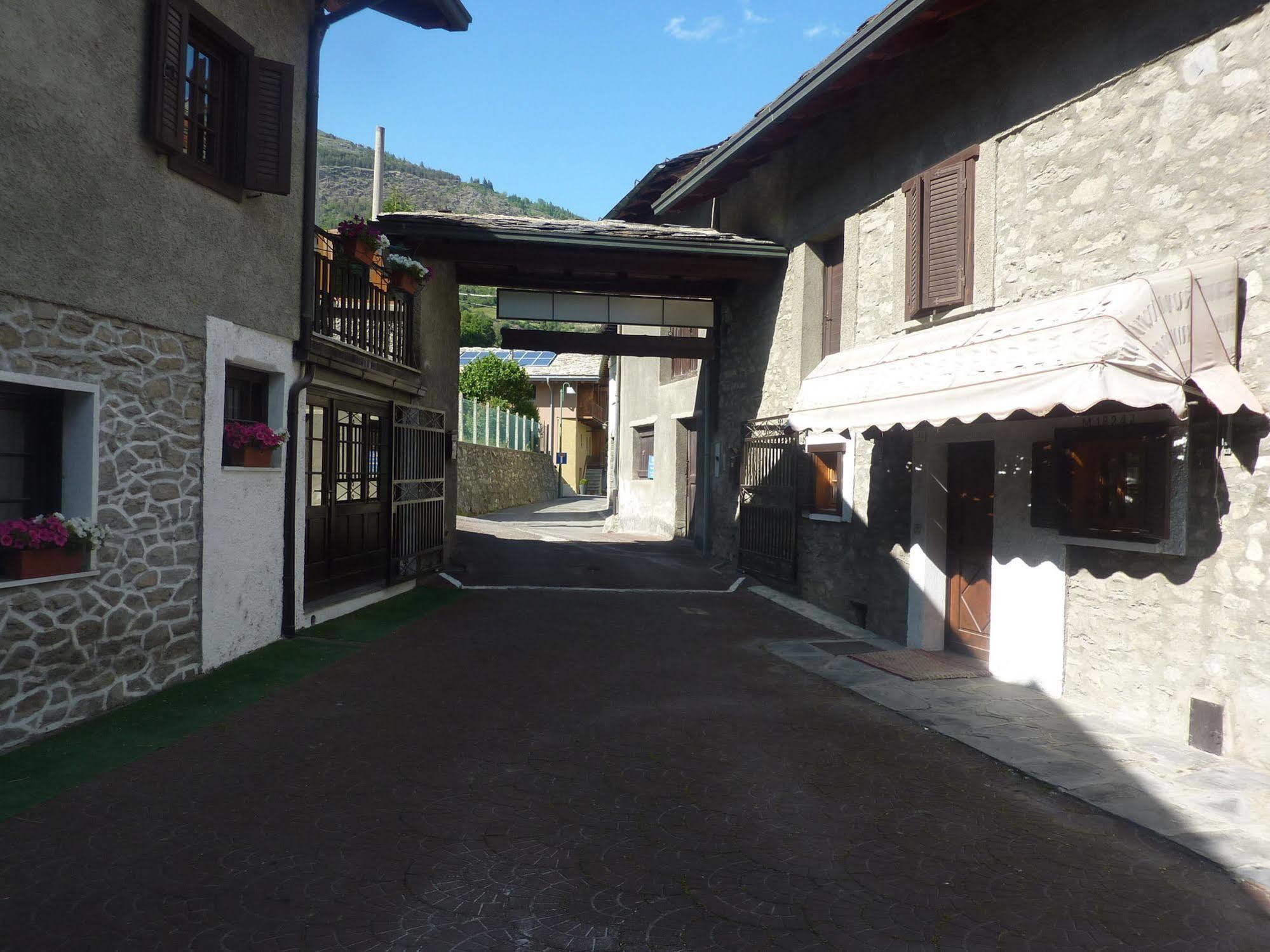 B&B La Vieille Meison De Pappa Sarre Exterior photo